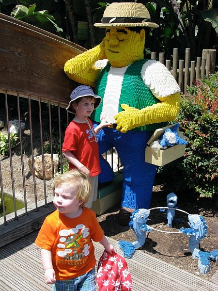 20080630.jpg - [en]30 June 2008, Legoland (California) to celebrate Father's day[fr]30 juin 2008, Legoland (Californie) pour celebrer la fete des peres